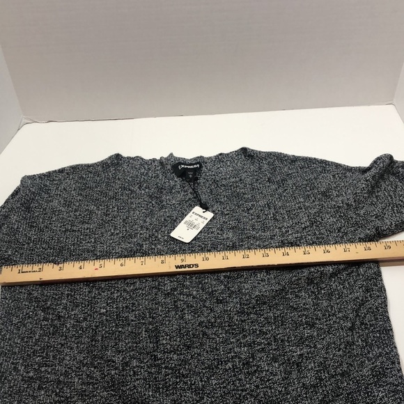 Express Women's Crew neck Sweater Black/White. Size M. - Picture 6 of 6